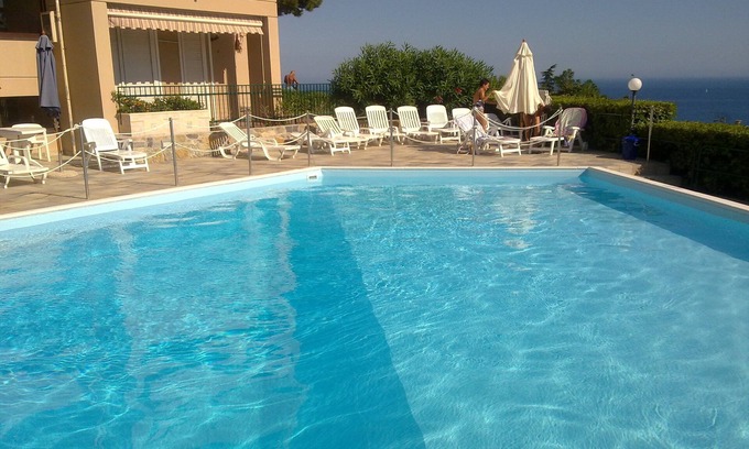 Sanremo Apartment | Sea view apartment with breathtaking communal pool terrace and garden