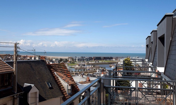Trouville-sur-Mer Apartment | Sea view: "Le Clos", 3p New Gd Standing (70 m2) - family (4/5 p) - Trouville