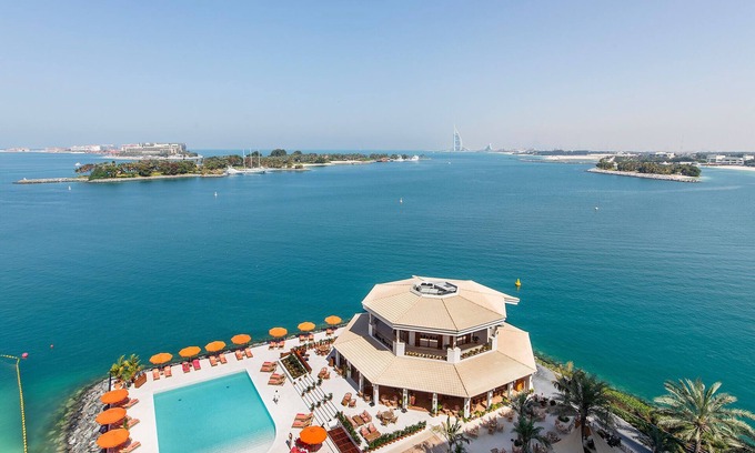 Palm Jumeirah Apartment | Sea View, Private Beach & Pool, Palm Jumeirah