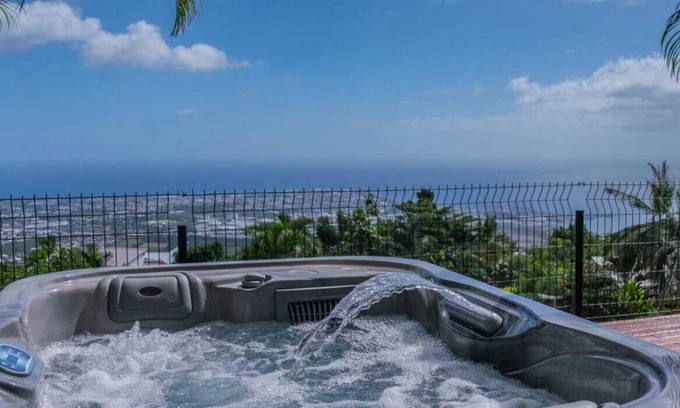 La Possession Apartment | SEA View & Spa
