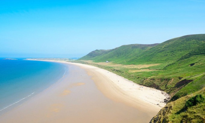 Crynant House | Sea View - Three Bedroom House, Sleeps 5