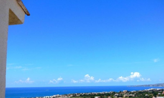 Melanos House | Sea view Townhouse in Chlorakas