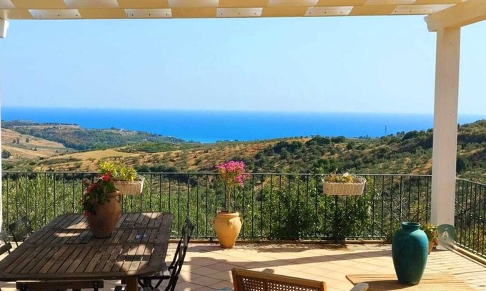 Sciacca House | sea view villa immersed in olive grove