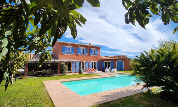 Cagnes-sur-Mer Villa | Sea view villa on the heights with heated pool