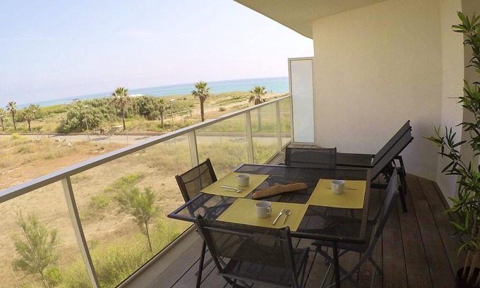 Sainte-Marie-Plage Apartment | Sea view with large terrace, swimming pool, at the foot of the Pyrenees