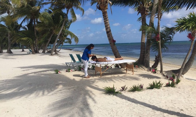 San Pedro Resort | Sea View with fully equip. kitchen or..... ROOM SERVICE !!