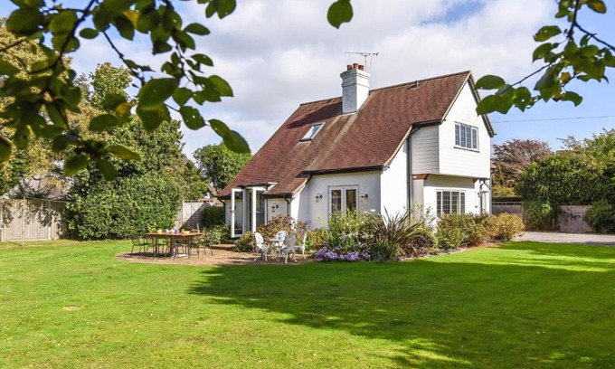 Middleton-on-Sea House | Sea Way by inspirestays-com