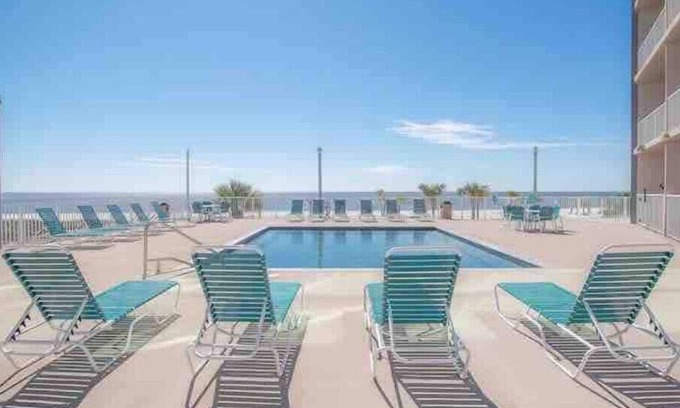 Biloxi Condo | Seabreeze 2 Bed Condo - On the Beach, Biloxi, MS