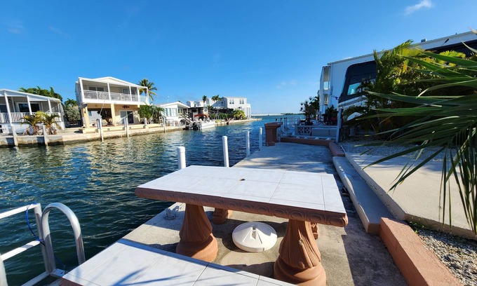 Cudjoe Key RV Rental | Seabreeze Escape WF RV Lot 489