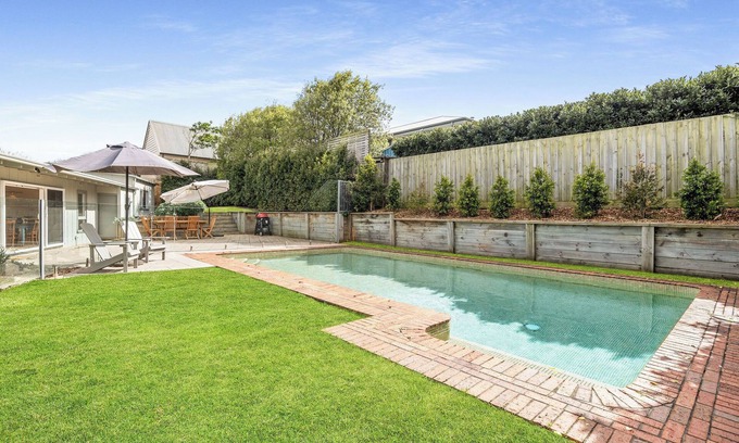Portsea House | Seabreeze Portsea : 4 BR, 2 BA in Portsea, Sleeps 9