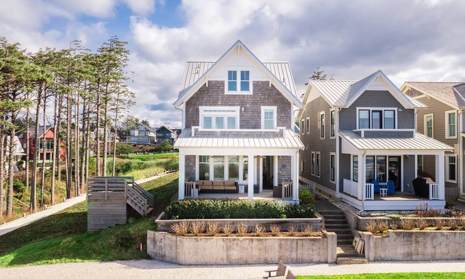 Seabrook House | Seabrook's Sandy Side Up, a spacious, oceanview home!