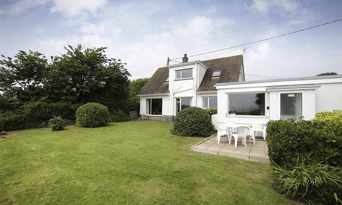 Crynant Cottage | Seacliffs