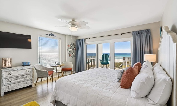 Fort Walton Beach Condo | SeaCrest 501A - Beachfront Studio Free Seasonal Beach Service