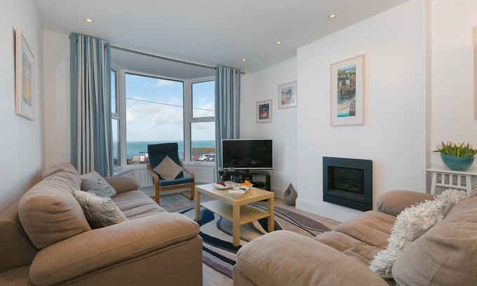 St Ives House | SeaCrest, St Ives - Sleeps 10 - Views - Parking for Two Cars