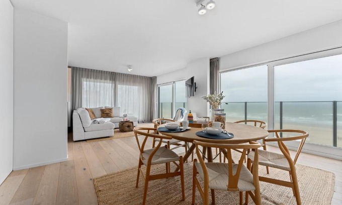 Oostduinkerke-Bad Apartment | Seaflow-Holiday appartment with frontal sea view