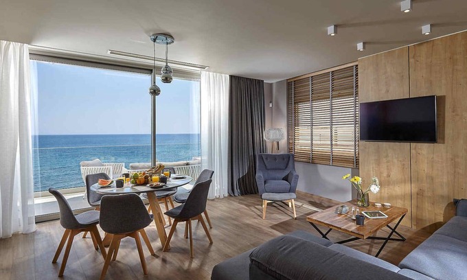 Hersonissos Centre Apartment | Seafront Apt by Myseasight.com with Seaview familyfriendly, direct on the beach