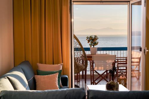 Kalamaria Apartment | Seafront Luxury President Suite Aegean Sunset