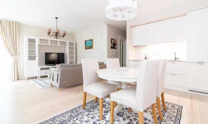 Klaipeda Apartment | Seagulls&Dunes APTw/terrace, 2min to the Beach, by Cohost