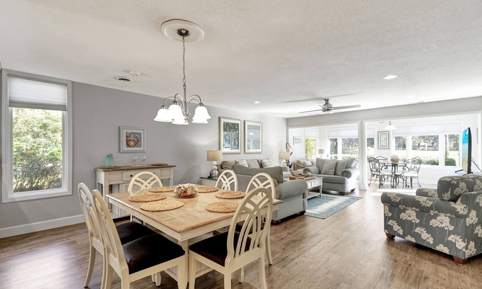 Sea Pines Villa | SeaPines, Stunning Remodel, Golf view, Walk to the Beach Club, 2 Free Bikes