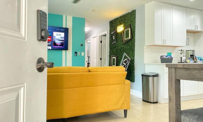 Midtown House | SEAPORT ECLECTIC VIBE W/KING BED MINS TO DOWNTOWN