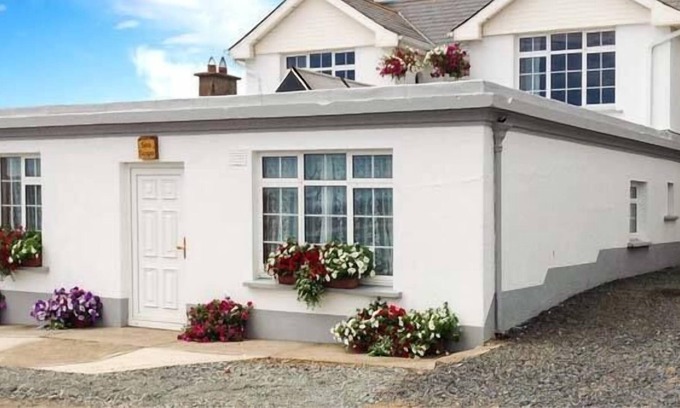 Slade Cottage | SEASCAPE, family friendly in Fethard-On-Sea, County Wexford