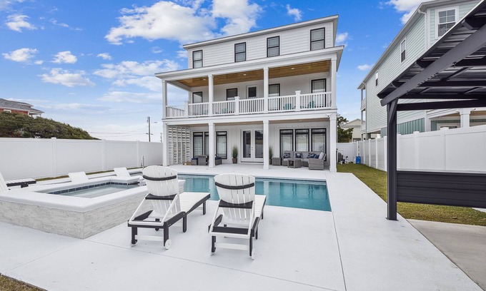 North Myrtle Beach House | Seaside Atlantis - Elite House in Atlantic Beach - Pool