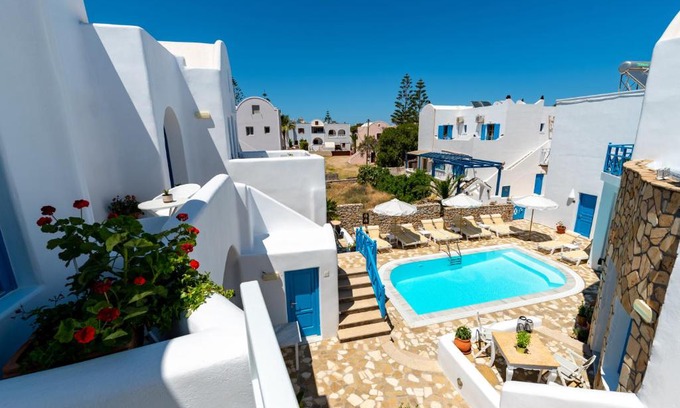 Kamari Hotel | Seaside Breeze