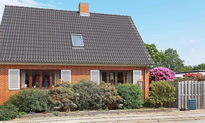 Aalbaek House | Seaside Charm in Cozy Harbor-By Traum