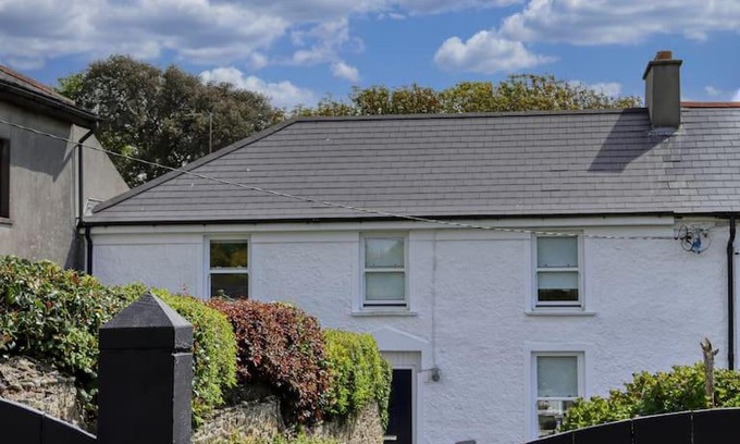 Tramore House | Seaside Cottage - Tramore