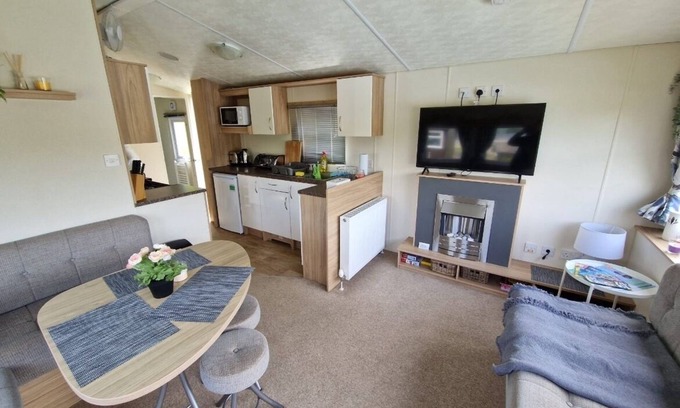 Aberystwyth Cabin | Seaside Escape 2 Bed Caravan in Clarach Bay