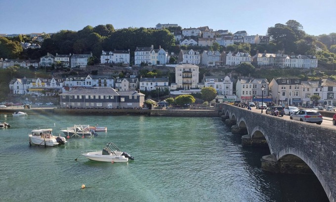 Looe Cottage | Seaside Escape at Looe Cottage