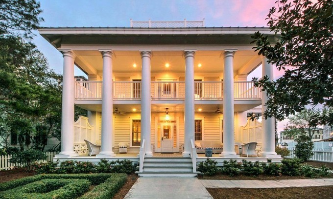 Seaside House | Seaside "Feeling Good Again" |8-10 BR | Sleeps 18-22!| Seaside Ave