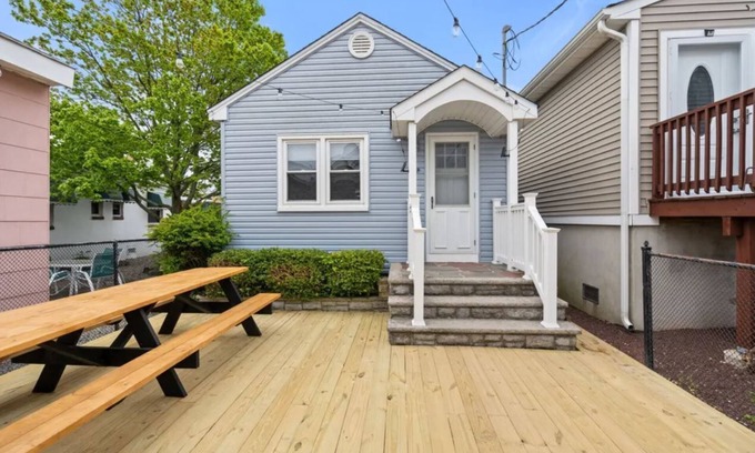 Seaside Heights House | SEASIDE HEIGHTS COTTAGE- BACK UNIT, 2 BEDROOMS, 1 BATH, SLEEPS 4