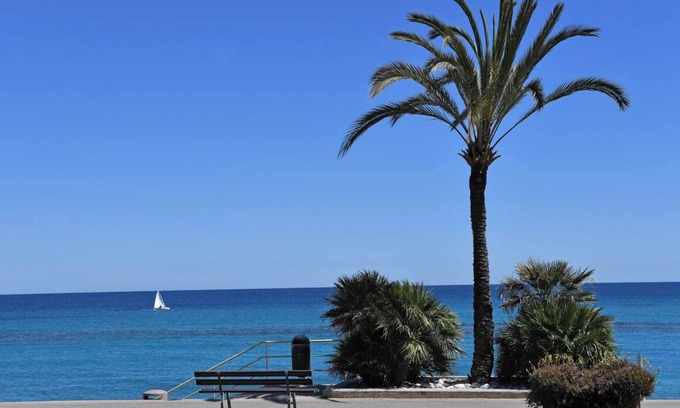 French Riviera Apartment | Seaside studio with pool
