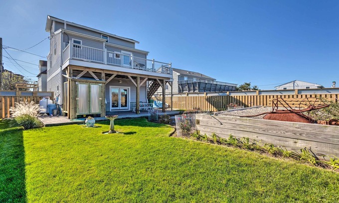Matunuck House | Seaside SK Getaway: Steps to Matunuck Beach!