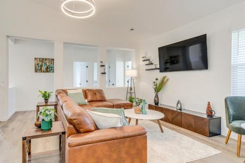 Aurora Apartment | Seasonal Pool, Balcony Quiet and Cozy Aurora Condo!