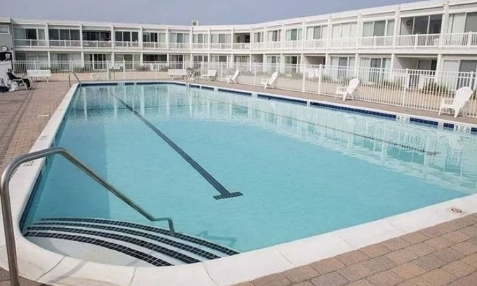 Suffolk County Condo | Seasonal Rental. Hear the waves-beach front 1.5 bdrm, access to pool/fitness/bay