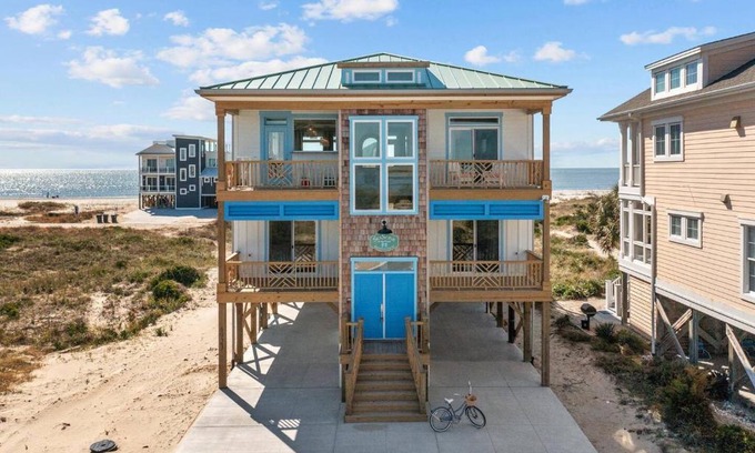 Oak Island House | SeaSons at the Point