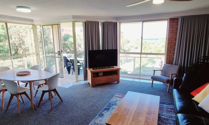 Nelson Bay Apartment | Seaspray Walk to the beach