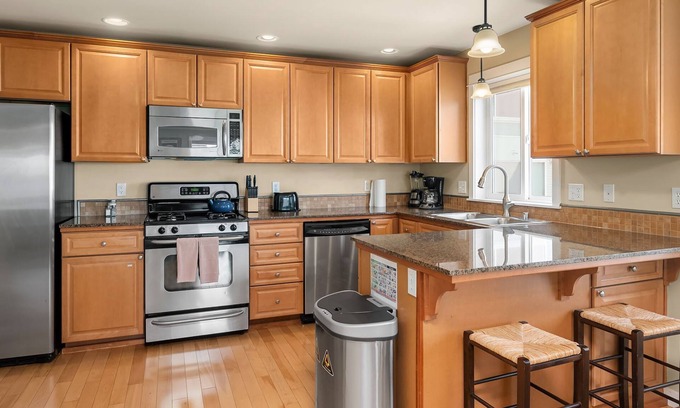Stevens House | Seattle Vacation Home: Life's A Game - 3 bedrooms each w/dedicated bath