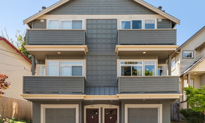 Miller Park Hotel | Seattle Vacation Home: the Vineyard