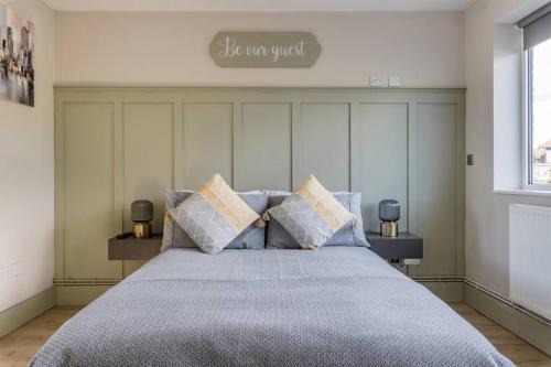Brighton Apartment | Seaview 1 bed open condo - free parking
