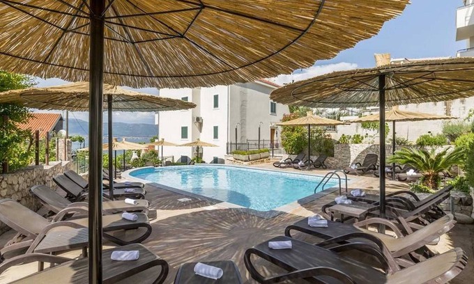 Slatine Apartment | Seaview apartment Clementin with shared pool - EOS CROATIA