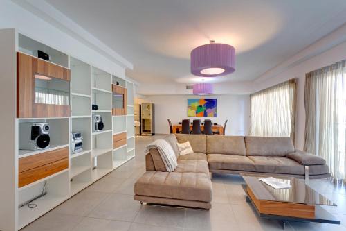 Sliema Apartment | Seaview Apartment In Fort Cambridge, Sliema