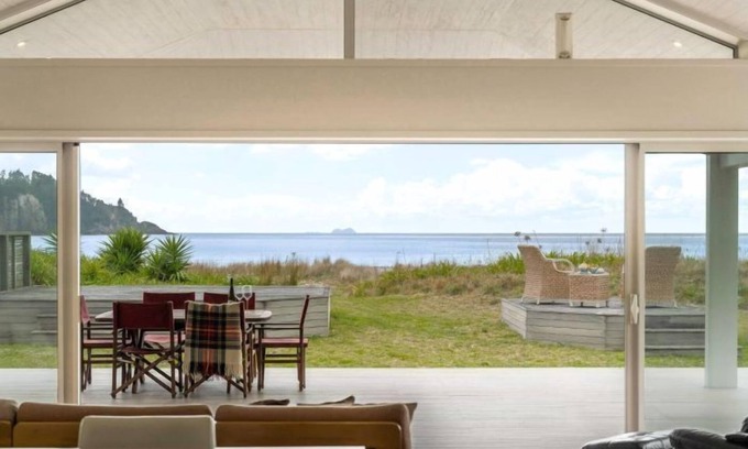 Whangamata House | Seaview Beachfront Escape