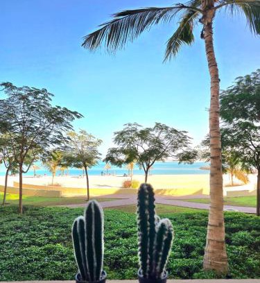 Bab Al Bahr Apartment | Seaview Escape Family Two-Room Apartment with Seaview