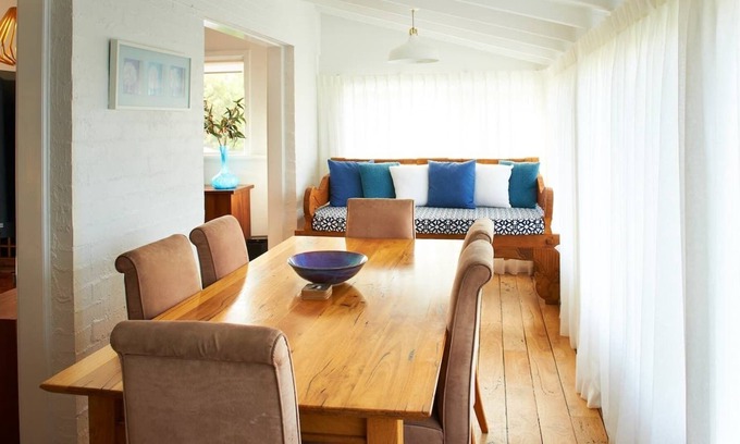 Prevelly House | Seaview with stunning views to the surf in our scenic Prevelly Park