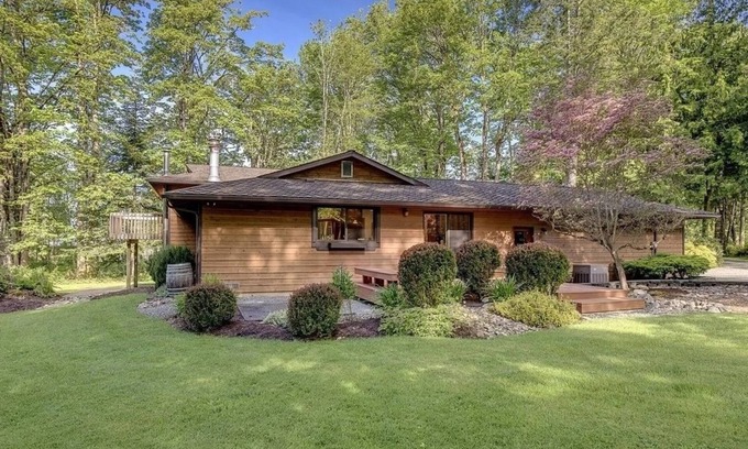 Union Hill-Novelty Hill House | Secluded 4b Home + 5ac of Serene Nature in Redmond