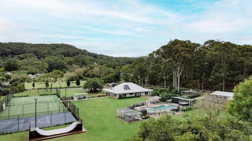 Wamberal House | Secluded Acerage With Floodlit Tennis and Basketball Courts, Pool, Firepit and Beautiful Homestead
