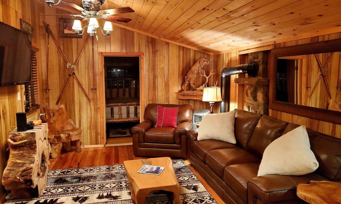 Lake George House | Secluded and Cozy Updated Twin Creeks Cabin